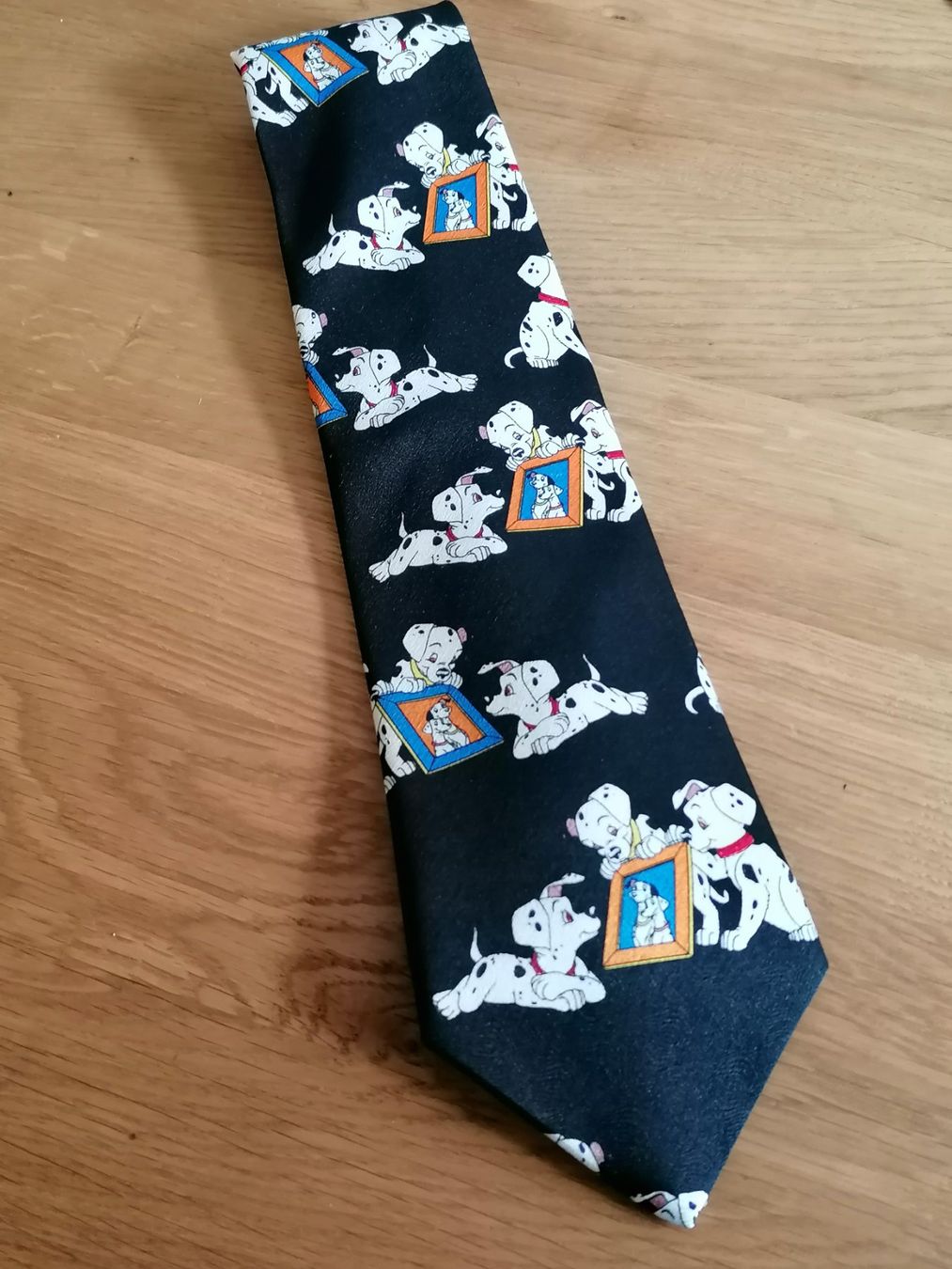 Cravatte: 101 Dalmatians Krawatte - Nr. 36 – Usato da Basel venduto da vintagecollector