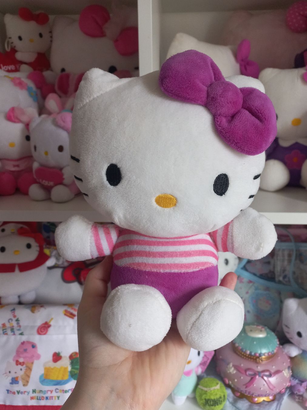 Hello Kitty Giocattoli: Hello Kitty Plüschtier - Sanrio – Usato da Wangen b. Olten venduto da SecondStory4u