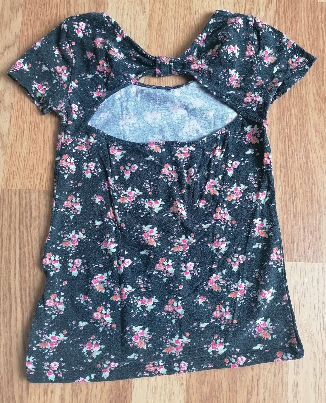 Top: T-shirt, top, haut, pull – Usato da Montcherand venduto da petiteoune75 2