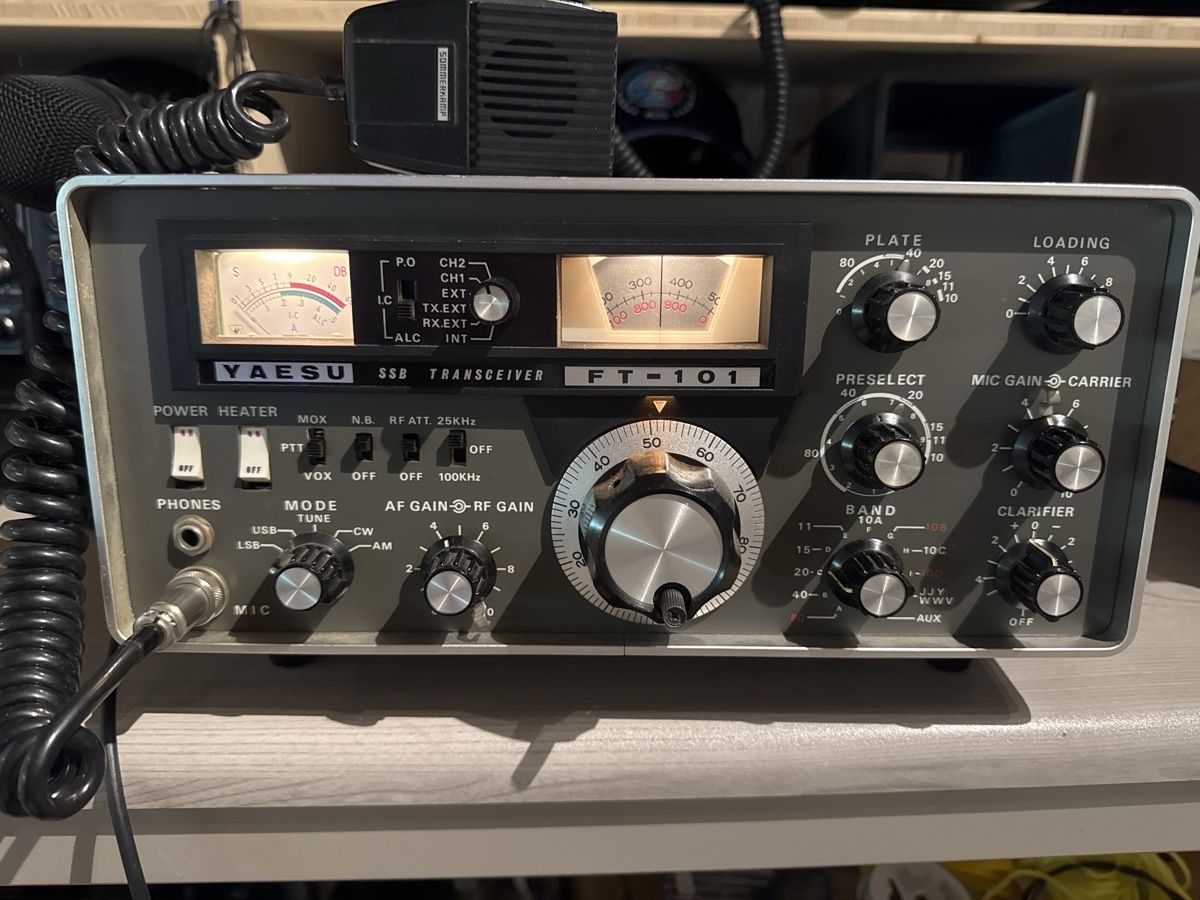 Yaesu Funktechnik: Yaesu SSB Transciever FT-101 – Defekt aus Sternenberg von Mcfraui