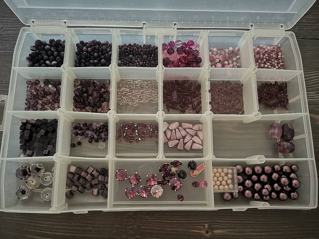 Perle (finte): Perlen Box Violett – Usato da Rothenburg venduto da Priska_70 1