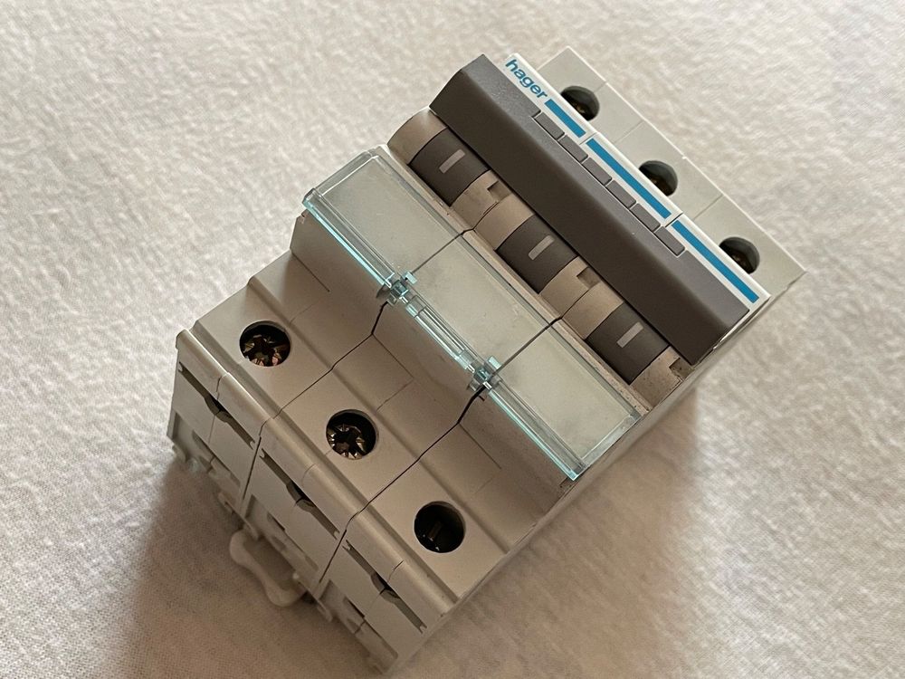 Disjoncteur Hager NFT840 – 40A 3P+N, Courbe C, 3 Modules, 6-10kA