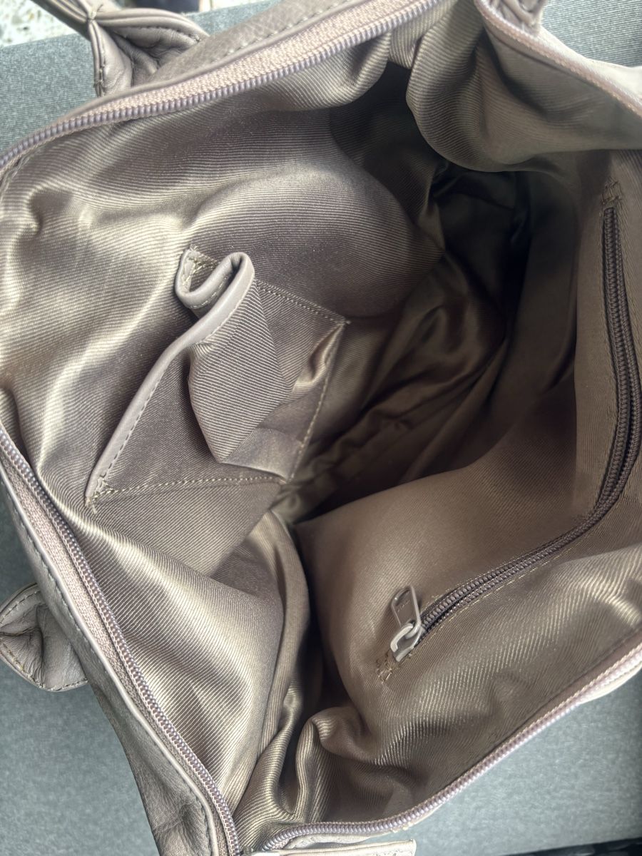 Taschen für Damen: Kunstledertasche – Neu (gemäss Beschreibung) aus Unterengstringen von Viktoria_ 2