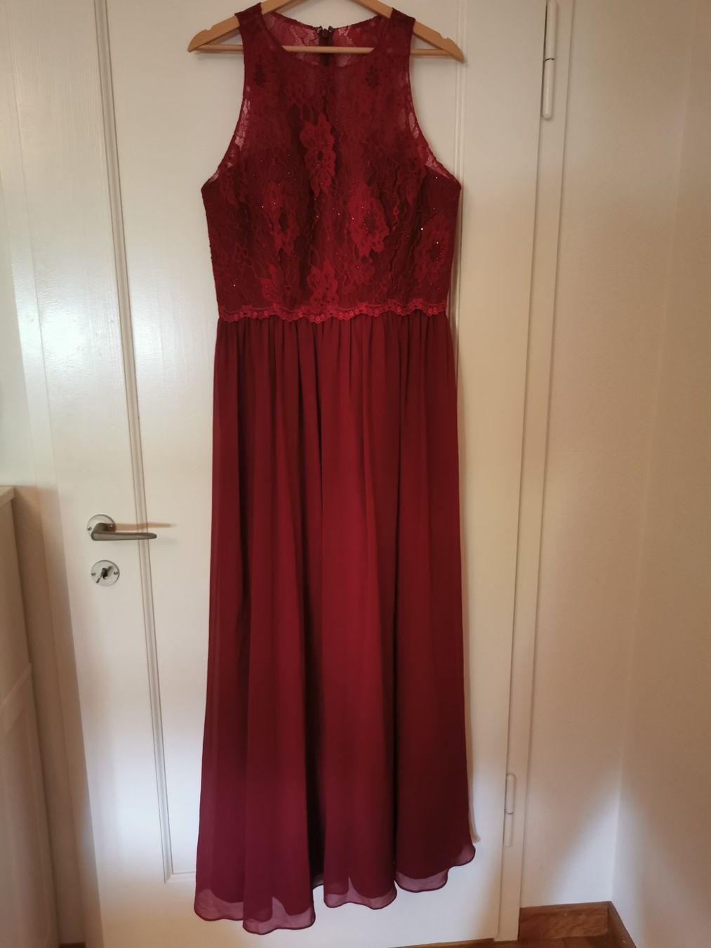 Vestiti: Abendkleid – Usato da Bern venduto da Linii