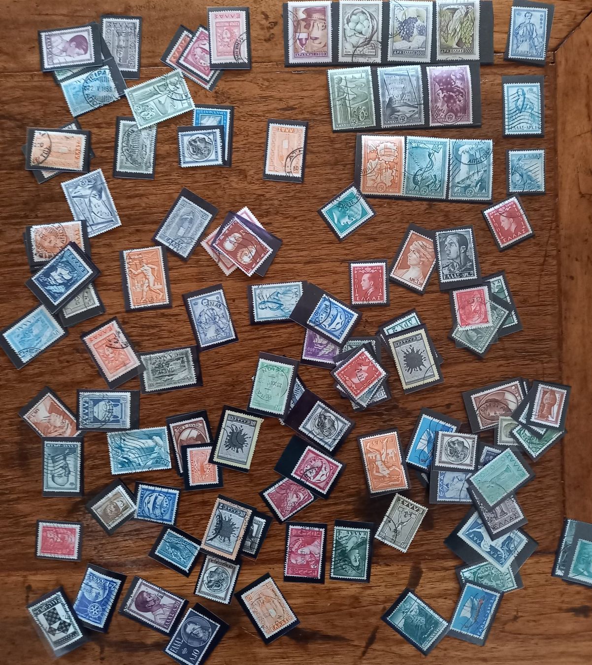 Tutti i francobolli: petite collection de timbres Grecs oblitérés – Usato da Lausanne venduto da leneko