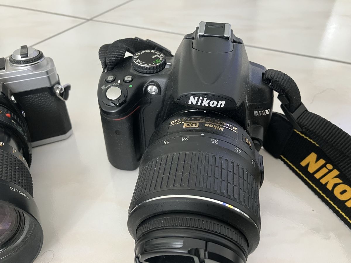 Fotocamera: Diverse Kameras mit Zubehör – Nuovo (secondo la descrizione) da Thalheim venduto da Strawberry91
