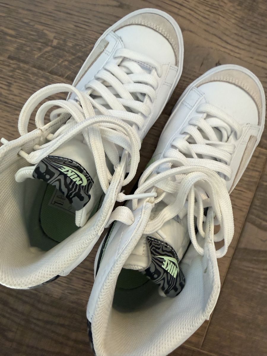 Nike Scarpe da uomo: Nike Blazer Mid 77-White Black Green – Usato da Herrliberg venduto da Tubalp 4