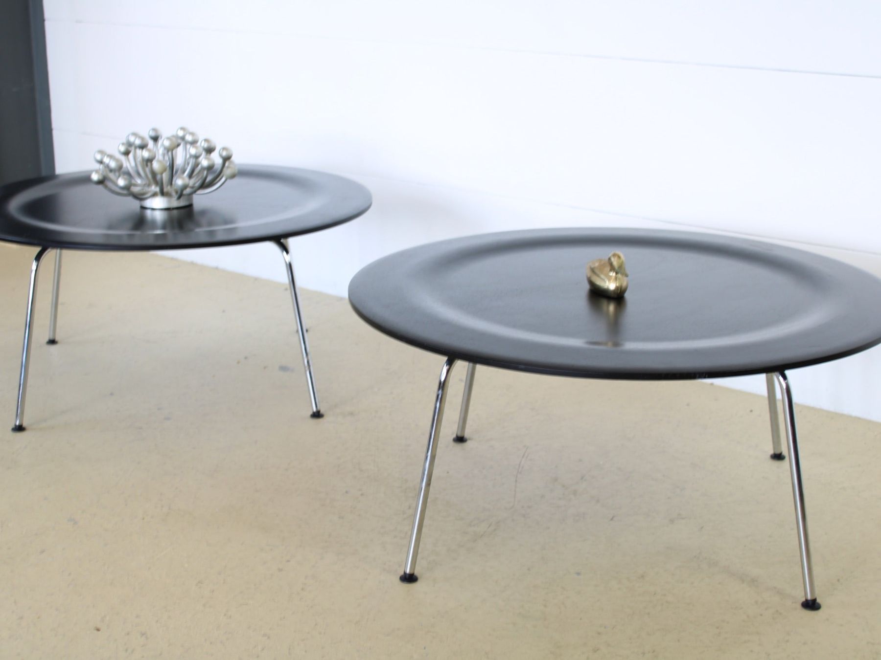 Vitra Tische: Vitra Eames CTM Couchtisch | Metall – Gebraucht aus Meinisberg von atelier_TILIJA 3