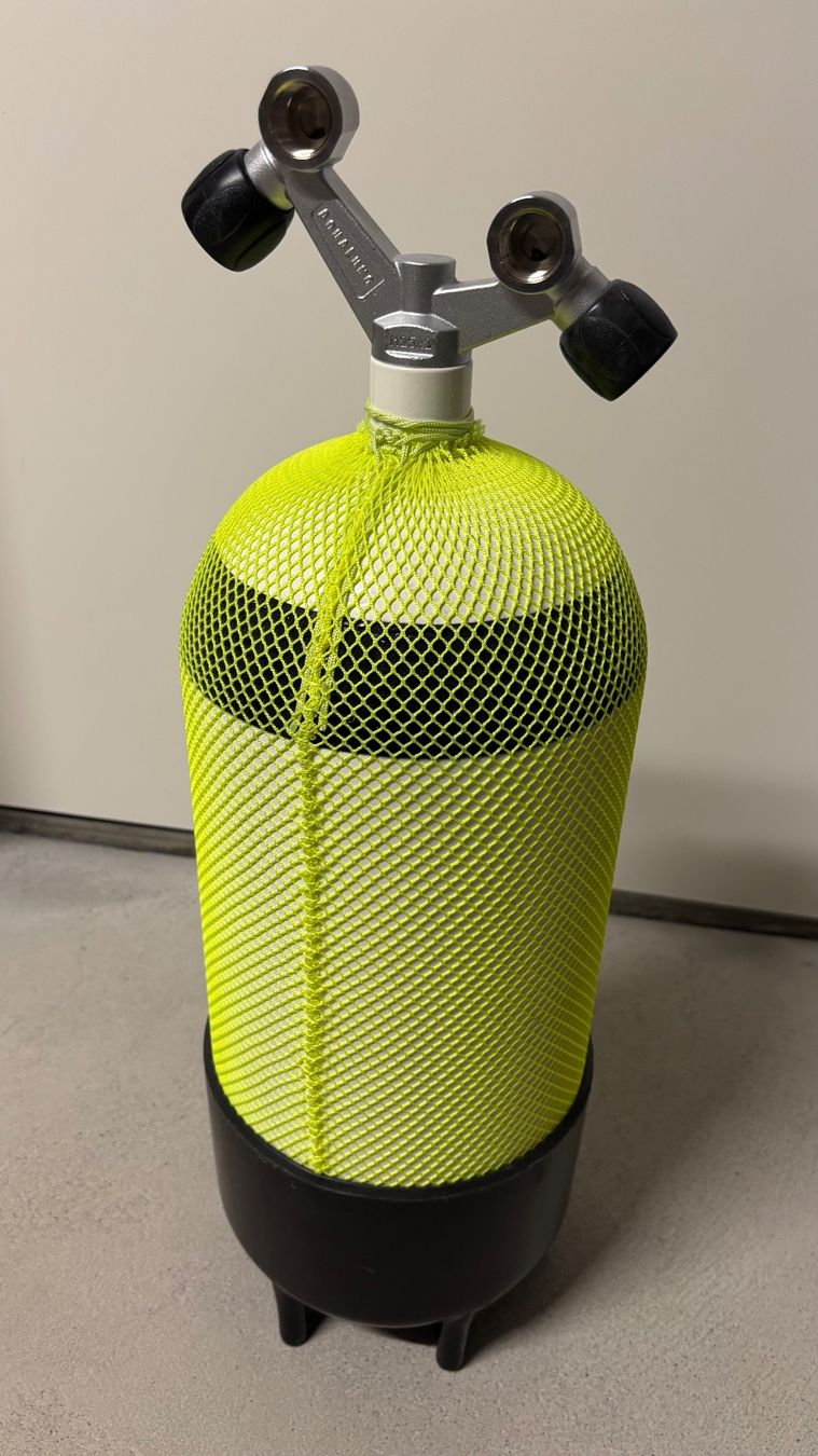 Tauchflaschen: Tauchflasche gelb, 12 Liter – Gebraucht aus Rombach von Naphtol 1