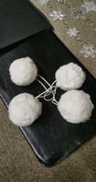 4er Set flauschige Deko-Bommel, Winterdeko, Weiss
