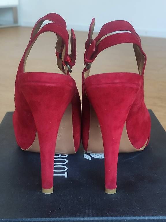 Navyboot Scarpe da donna: Rote wildleder High Heels von Navyboot, Gr. 38 – Nuovo (secondo la descrizione) da Männedorf venduto da Plrt 2