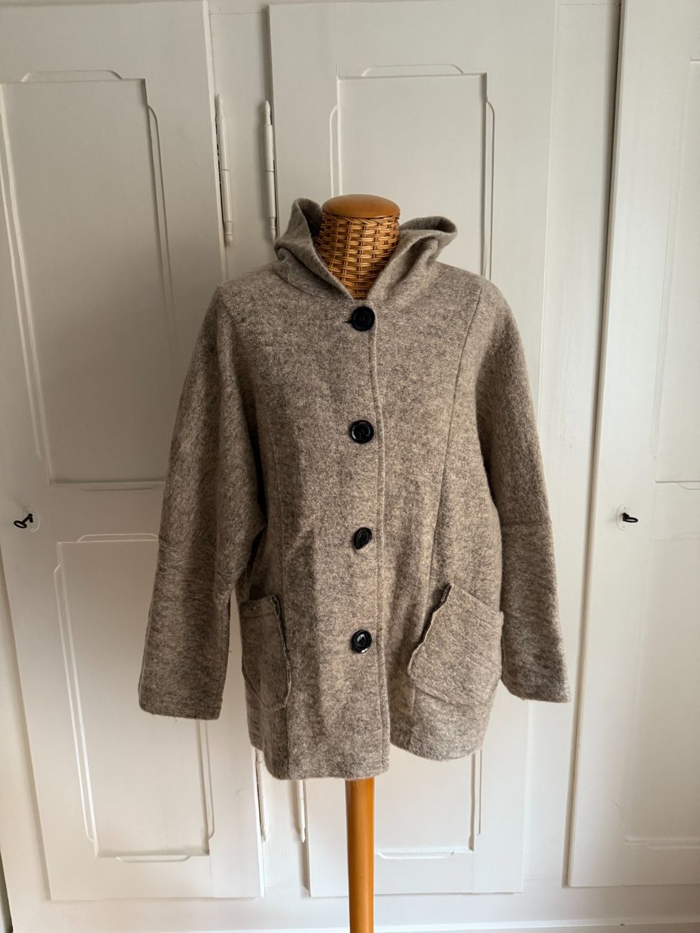 Jacken: Wolljacke beige M – Gebraucht aus Zürich von Diazaio