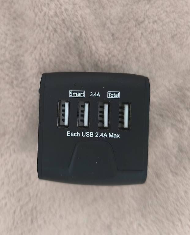 Lecteurs & Adaptateurs: Unidapt Reiseadapter mit 4 USB-Anschlüssen. – D'occasion à Pully par shulgin788 2