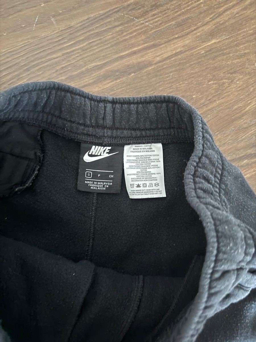 Nike Pantaloni: Nike kurze Hosen – Usato da Pratteln venduto da sarax3.- 1