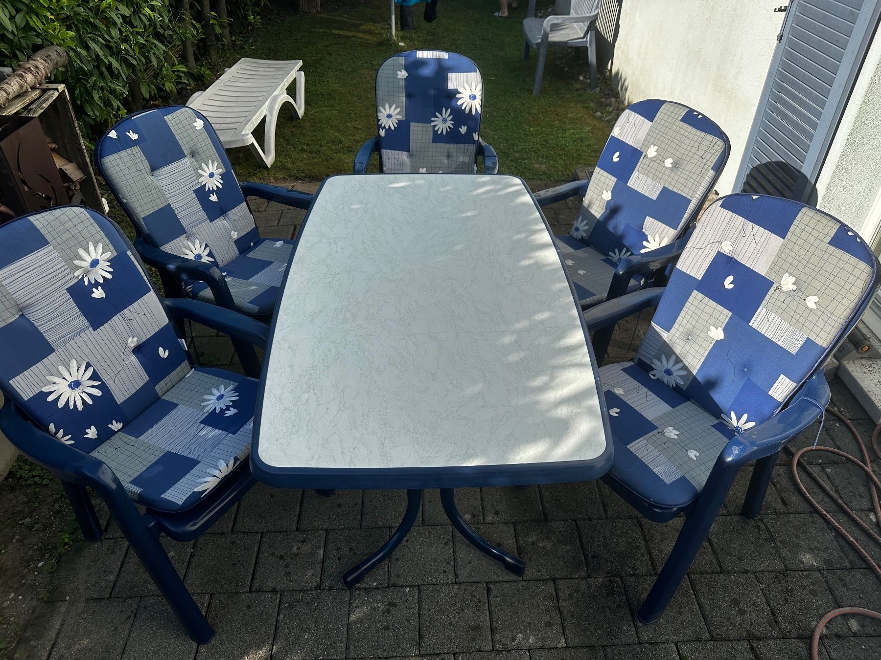 Set di tavolo e panche: Gartenmöbelset 5 Stühle mit Polsterauflage und Tisch – Usato da Wagenhausen venduto da vintagesecondhand