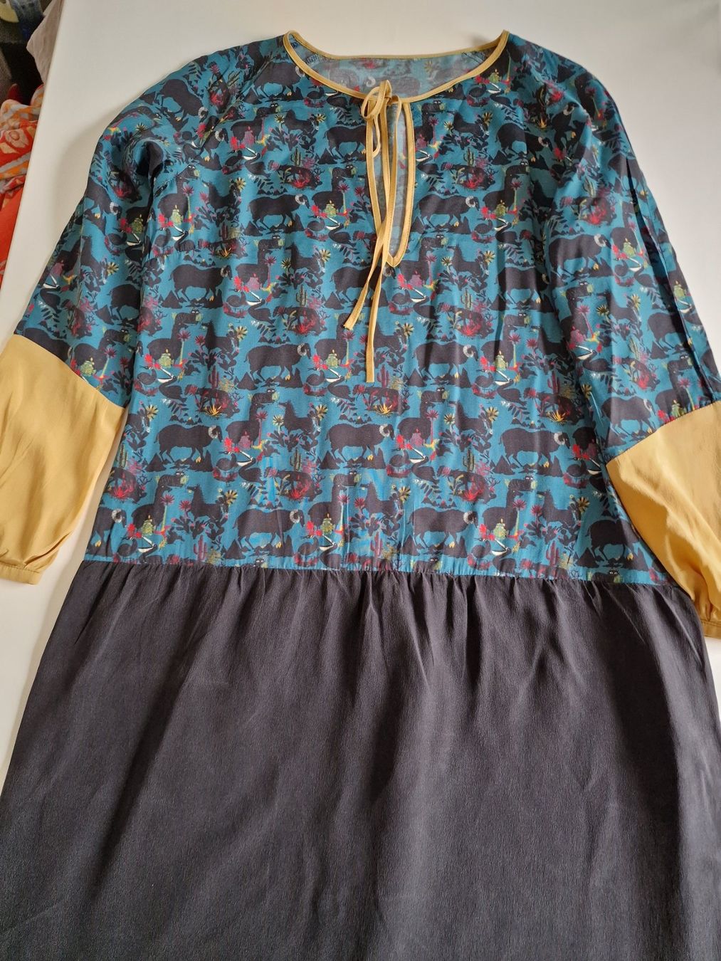 Vestiti: Robe manches longues avec soie, L – Usato da Pully venduto da Kadiyac 4