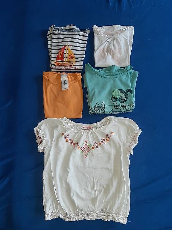 Camicette, T-shirt & Top: Shirts kurzarm 98/104  – Usato da Männedorf venduto da Linkesan