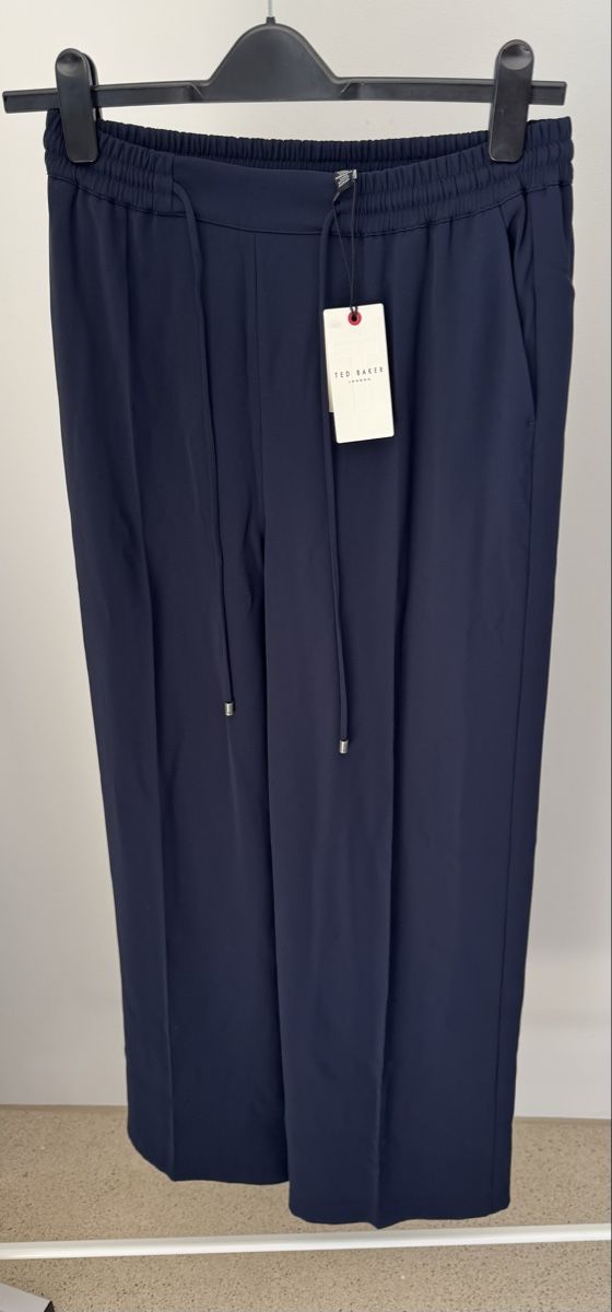 Ted Baker Hosen: Ted Baker Straight Leg Jogger Dunkelblau   – Neu und originalverpackt aus Zürich von di_archive