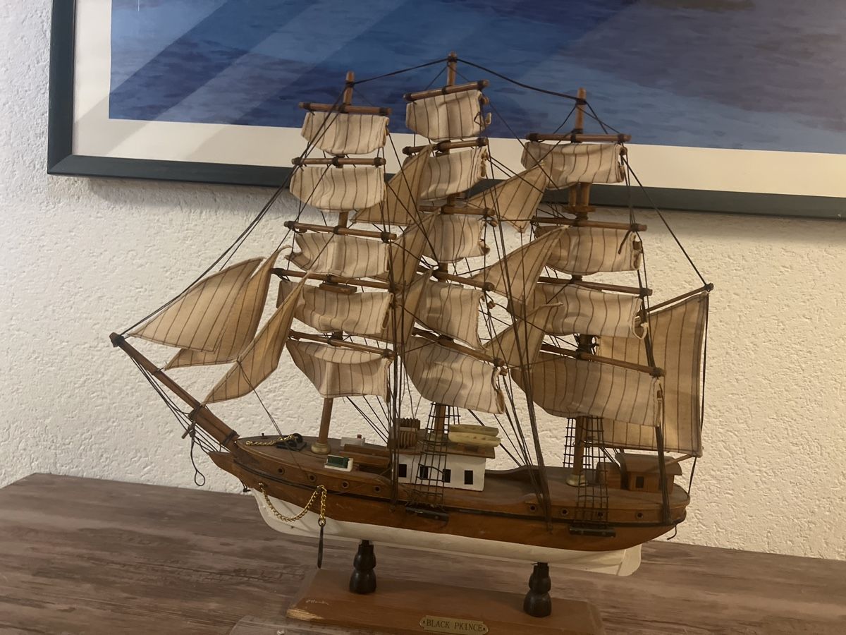 Kits de montage: Schiffsmodell Black Prince Holz Segelschiff ca. 50 cm – D'occasion à Hornussen par naturmed