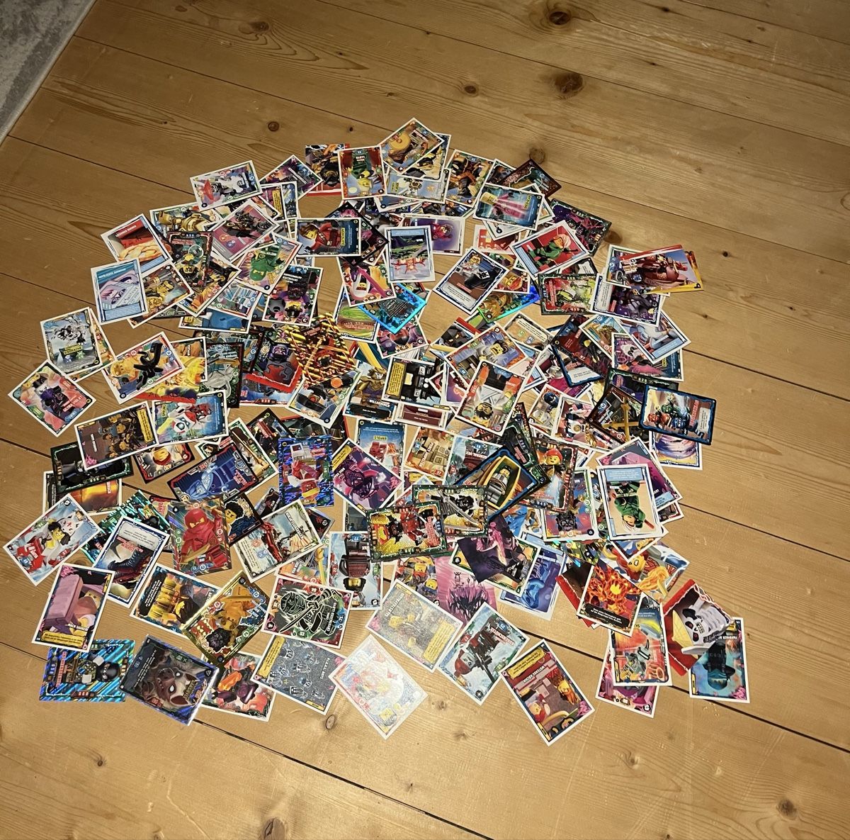 Cartoline: Lego Ninjago 200 Sammelkarten – Nuovo (secondo la descrizione) da ftan venduto da MaSchu12