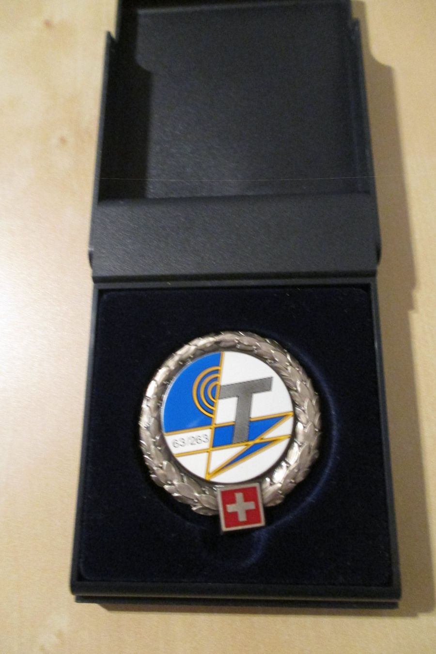 Armée suisse Plaquettes & Badges: Berett-Schulemblem 63/263 – Neuf avec emballage d'origine à Lützelflüh-Goldb par wli_9wqr 1