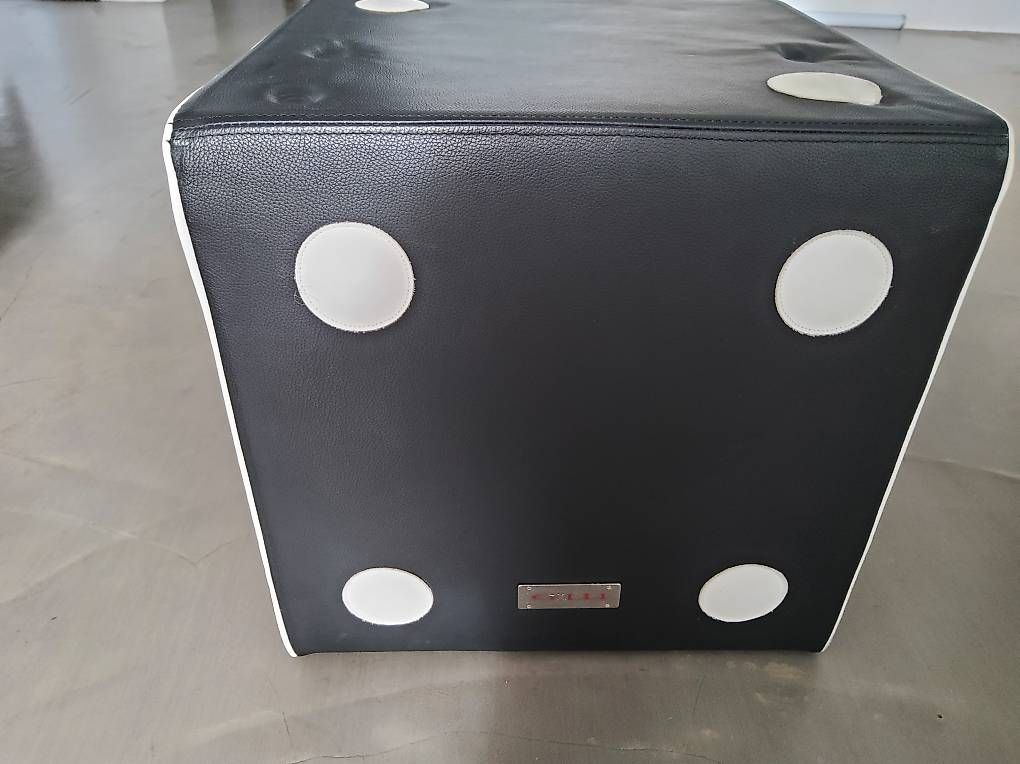 Sgabelli: 2  CUBI POUF – Usato da Muralto venduto da mal5392