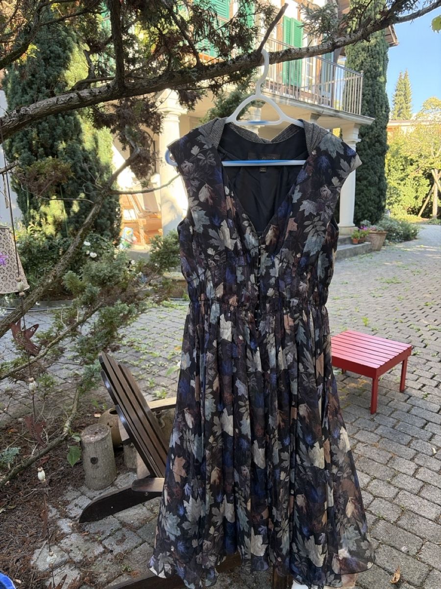 Vestiti: Louis Vuitton – Usato da Adliswil venduto da Rampella