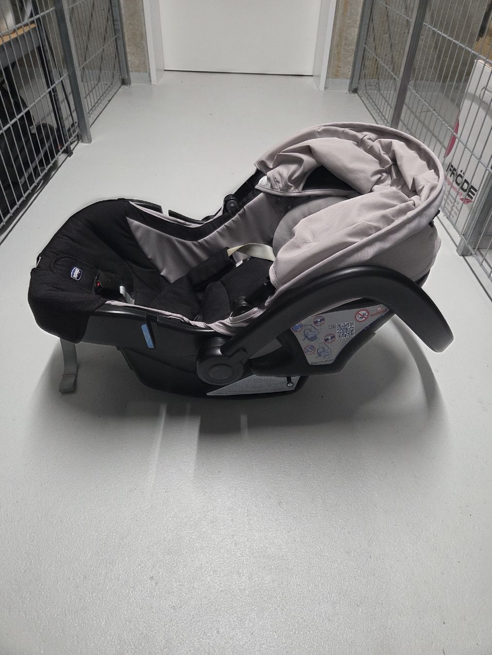 Chicco Kinderwagen: Chicco Kinderwagen/Kindersitz Set – Gebraucht aus Liestal von kay_jzx8 4