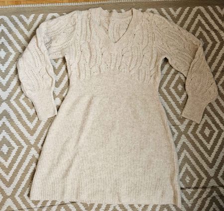 Strickkleid,  Grösse L, Beige, V Ausschnitt