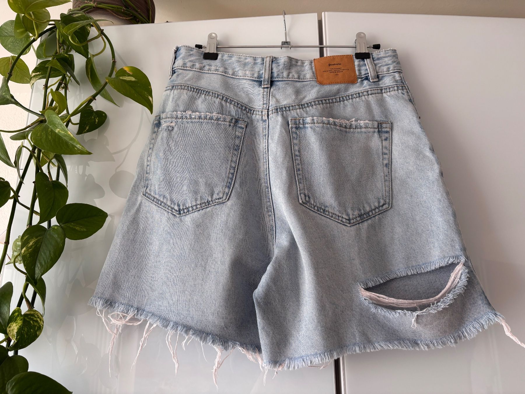Stradivarius Jeans: STRADIVARIOUS Denim Shorts Gr. 40 – Gebraucht aus Zürich von missmodernage 2