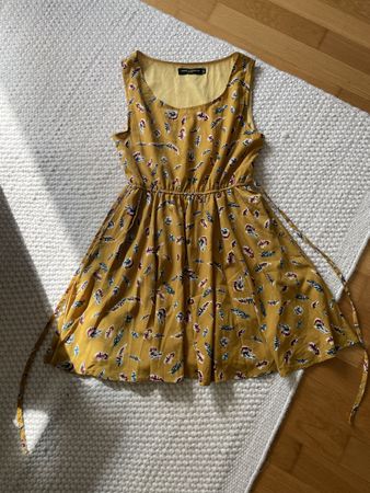 Damen Kleid mit Taschen Grösse M