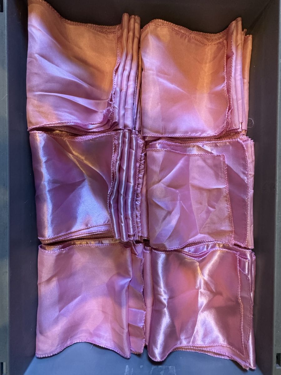 Tutte le decorazioni: Tischläufer Seide-Pink / 28 Stk – Usato da Spiegel b. Bern venduto da dijaro 2