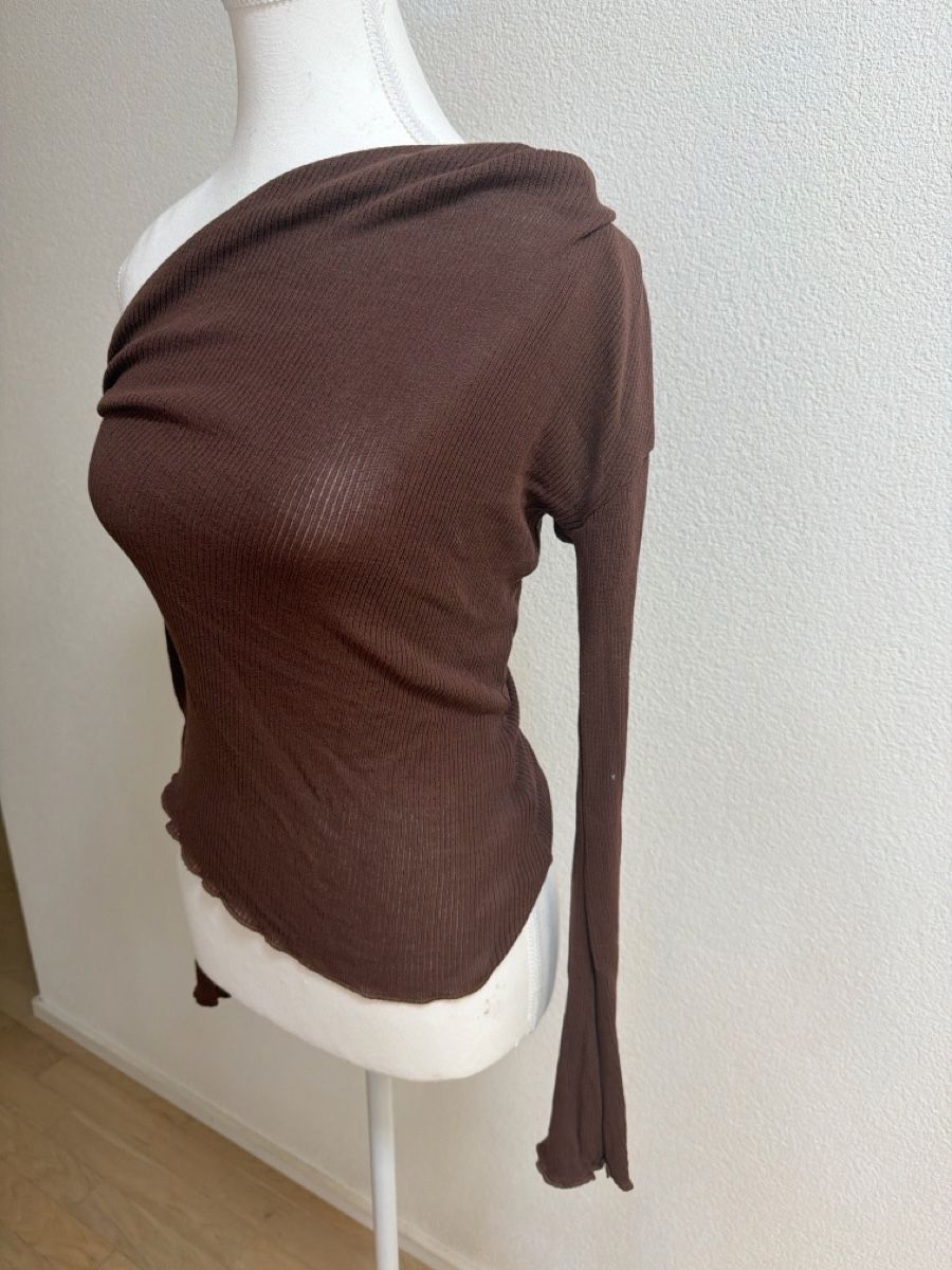 Top: Braunes One-Shoulder Top, gerippt, Grösse S - Herbstlook – Nuovo (secondo la descrizione) da Effretikon venduto da MaisonNade 1