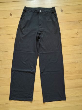 Schwarze Stoffhose Grösse 40