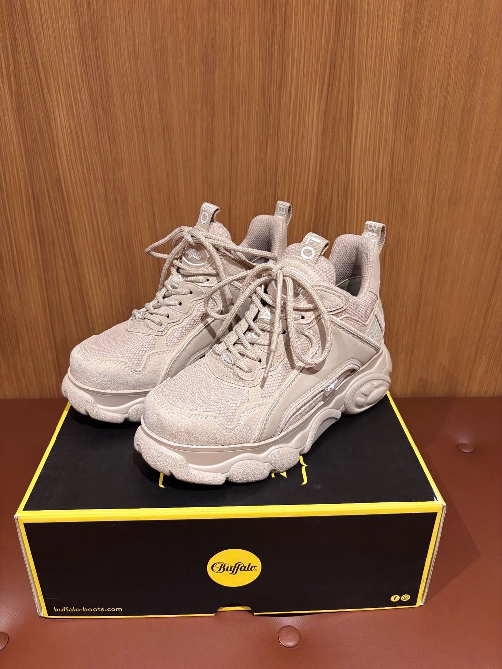 Buffalo Scarpe da donna: Buffalo Plateau Sneaker Gr. 39 – Nuovo (secondo la descrizione) da Neunkirch venduto da autoscooter57 1
