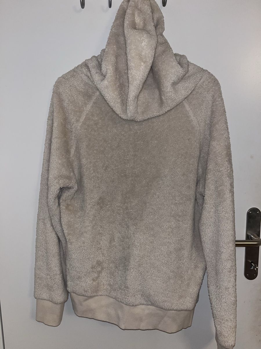 Pulls & Sweat-shirts: Wuscheliger Volcom Kaputzenpullover – D'occasion à Bern par Zoee.pg 3