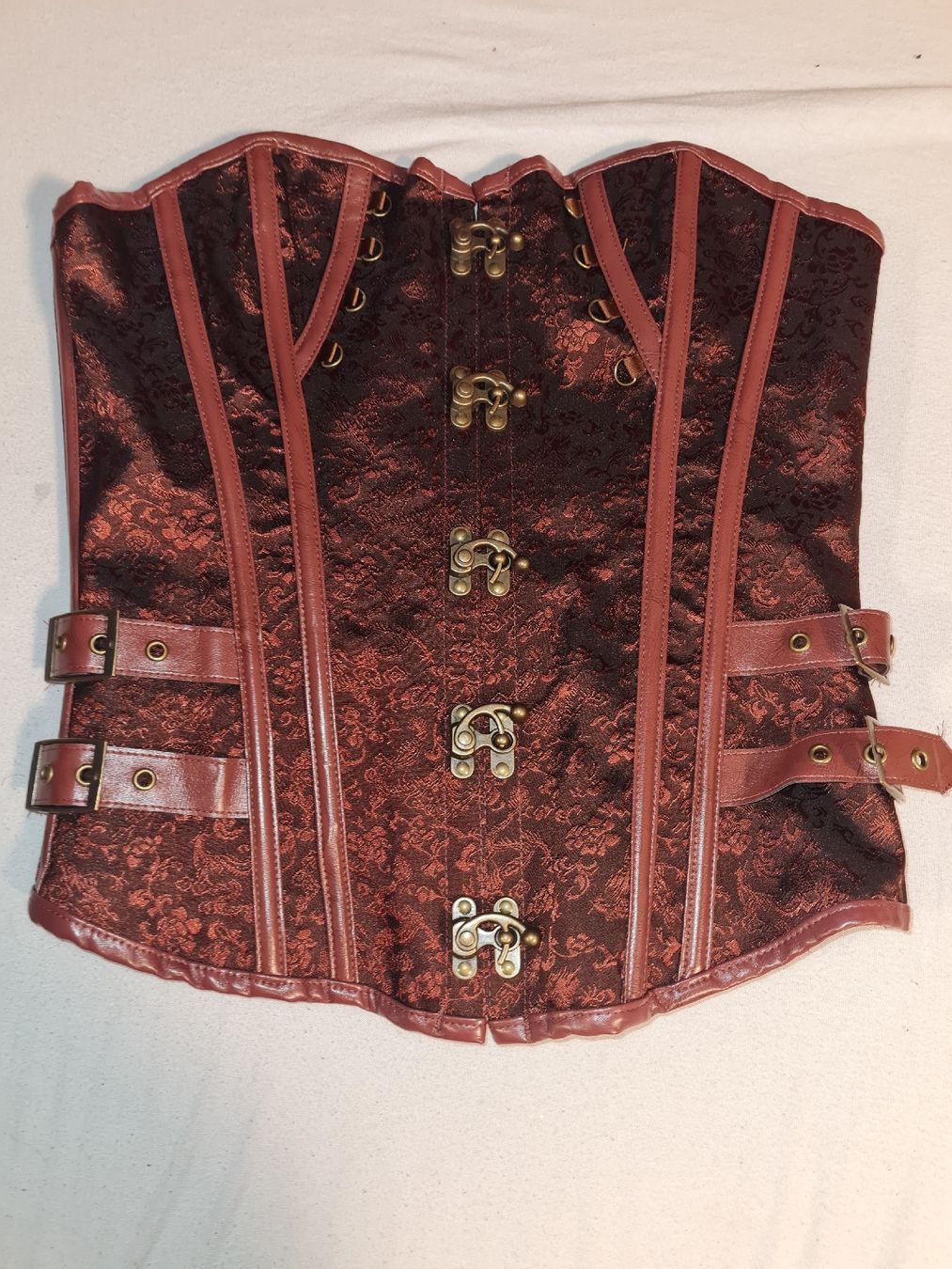 Costumi: eine brownes korsets für ein cosplay – Nuovo (secondo la descrizione) da Fällanden venduto da VelvetRaven94