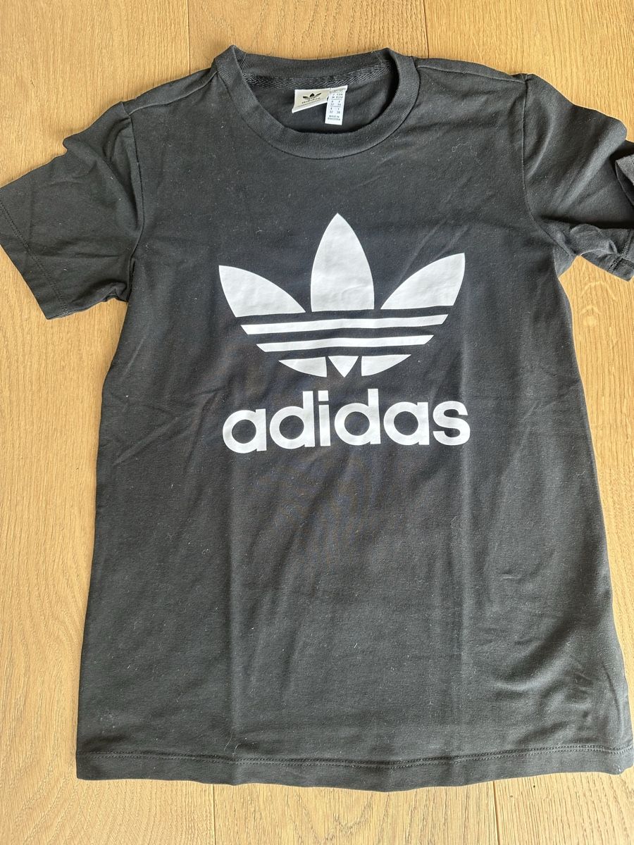 Adidas T-Shirts: 2x Adidas Shirt Gr. XS / 164 – Gebraucht aus Hattenhausen von Topas00 1