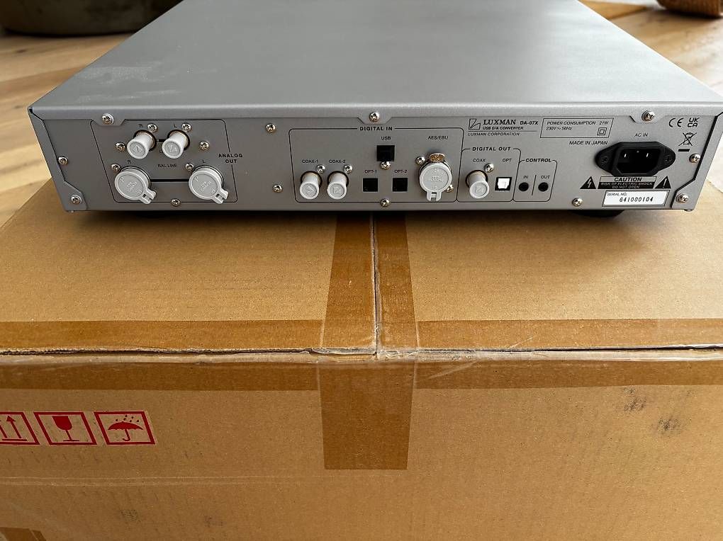 Convertitori: Luxman DA-07X DAC / D/A converter – Usato da Chésopelloz venduto da Dms4 1