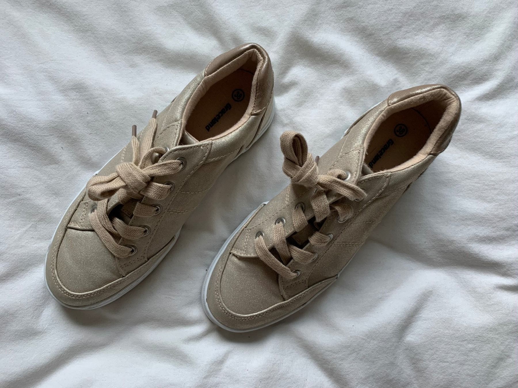 Graceland Damenschuhe: Sneaker beige-golden - 38 – Gebraucht aus Zürich von Diazaio 1