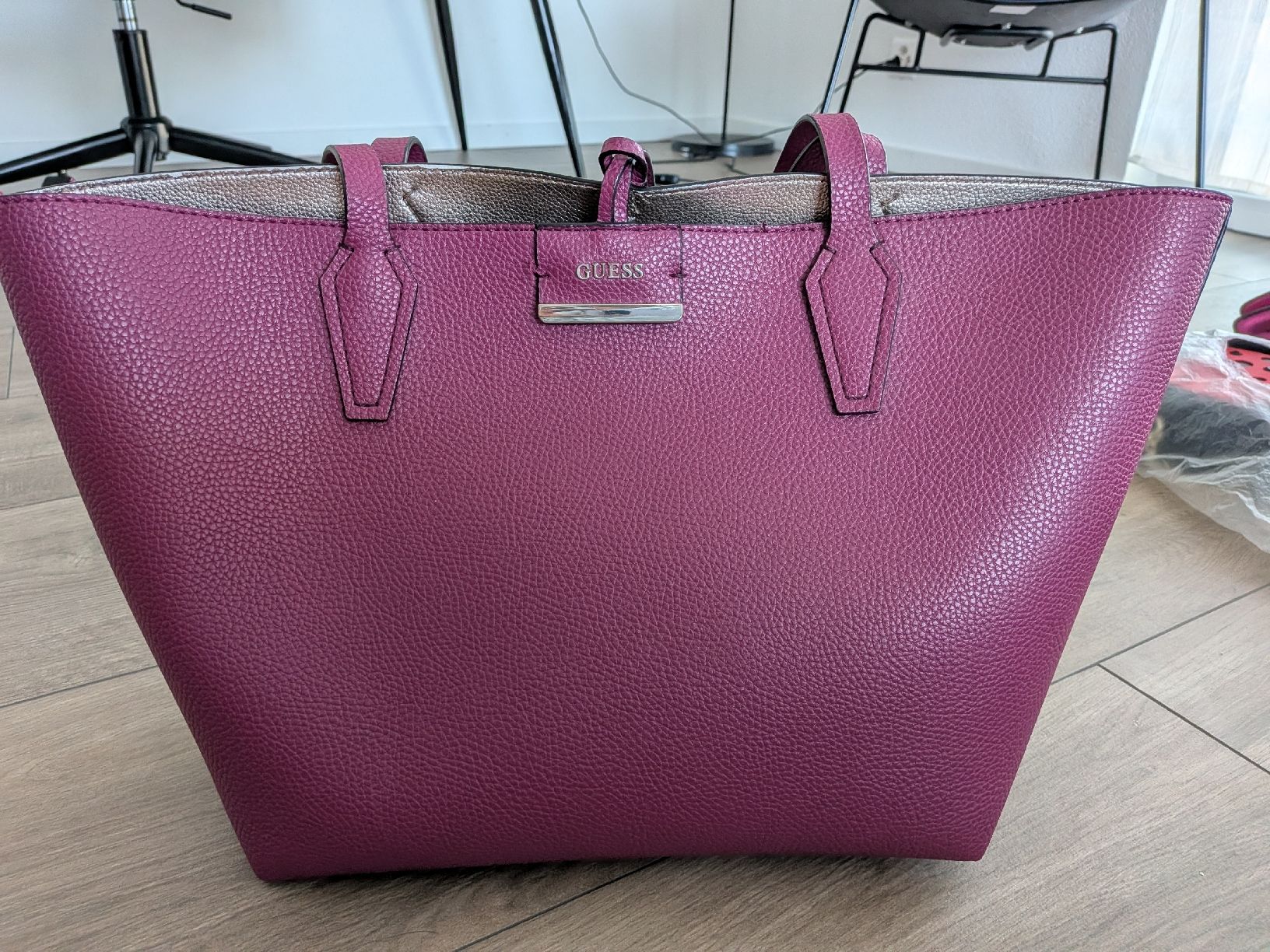 Guess Sacs femmes: Guess leather tote bag – D'occasion à Morges par dhi_y2qk
