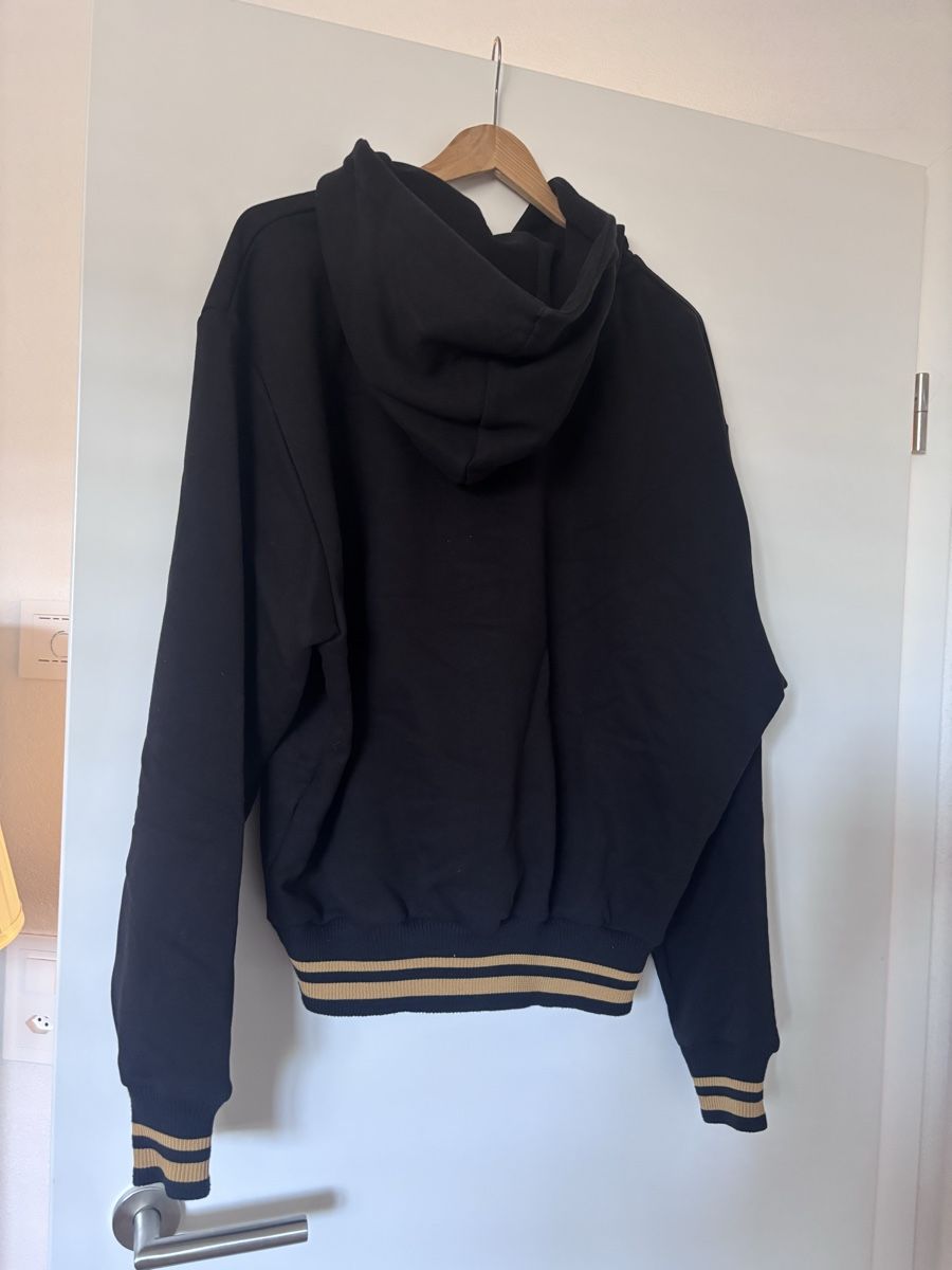 Pullover & Sweatshirts: Sweat-shirt avec capuche – Gebraucht aus Dully von IrinaA21 1
