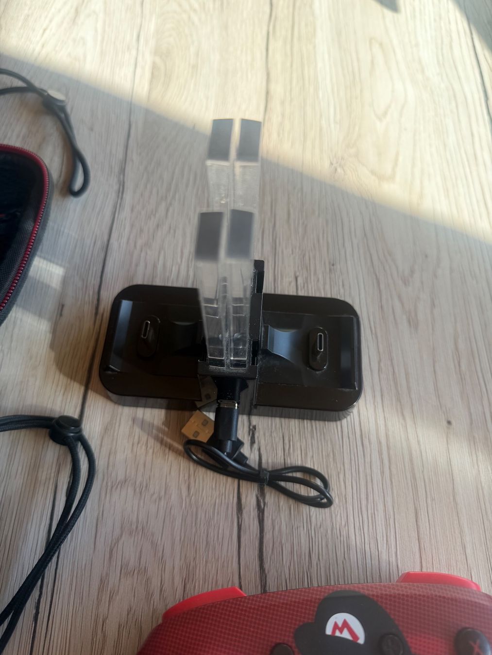 Nintendo Console: Nintendo Switch + 4 jeux + 2 manettes Pro - État Impeccable – Usato da Marly venduto da may_j75b 5