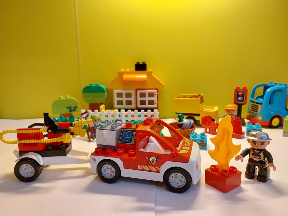 Lego Duplo Haus mit Garten, 2 Kipplaster, Feuerwehr, Polizei Kaufen