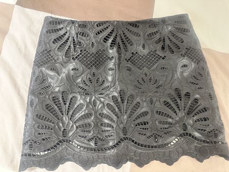 Gonna H&M nera traforata, taglia 44 - Perfetta Estate!