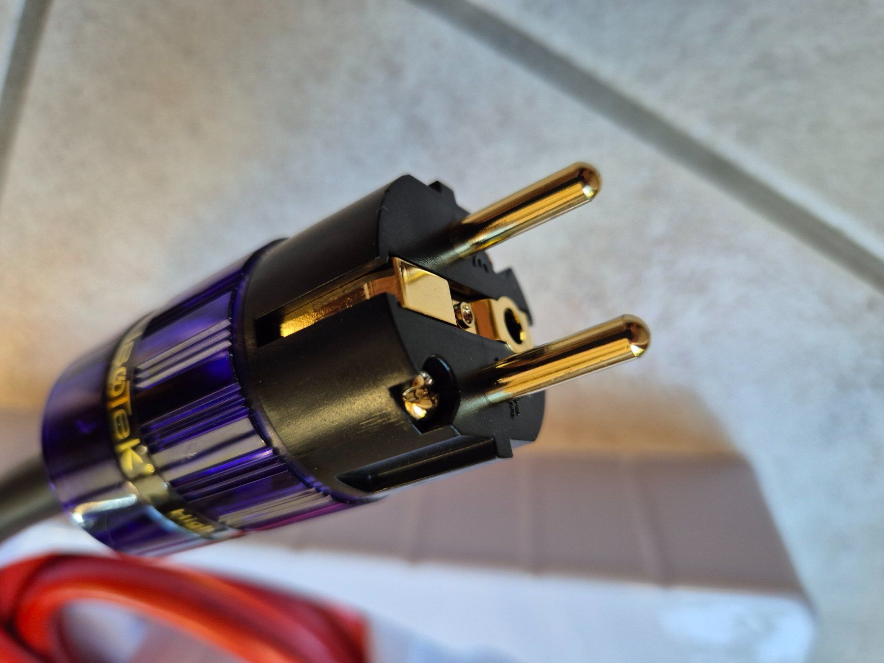 Isotek Cavi: IsoTek EVO3 Optimum Netzkabel (SchuKo/C15) 2.0m – Usato da Beringen venduto da 2015ursh 7