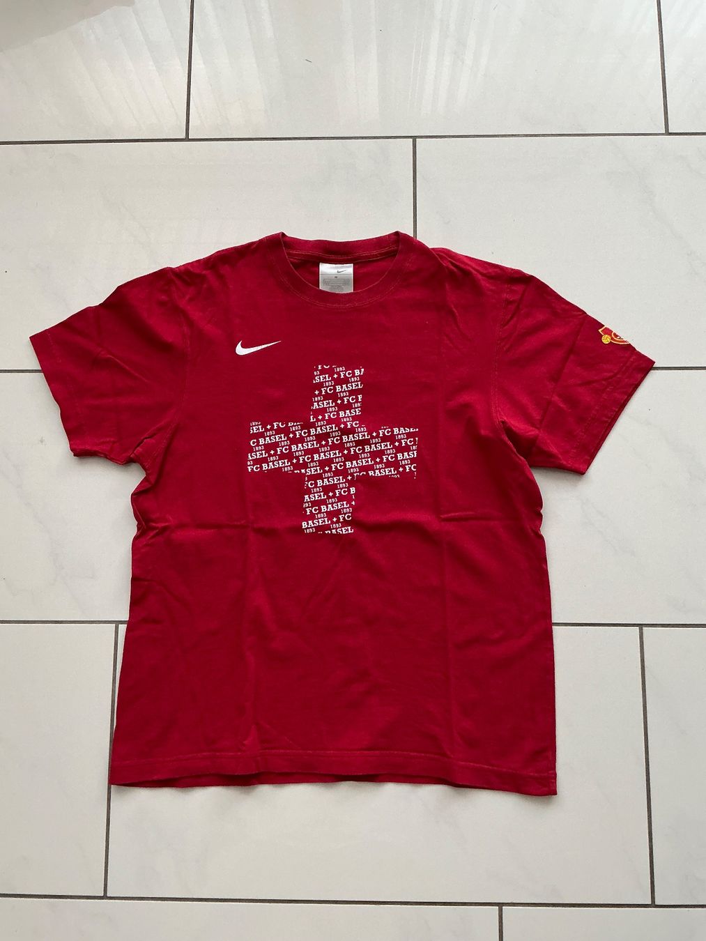 FC Basel T-shirt: Fc Basel Fan Shirt Gr.M – Usato da Biel-Benken BL venduto da Sahra1
