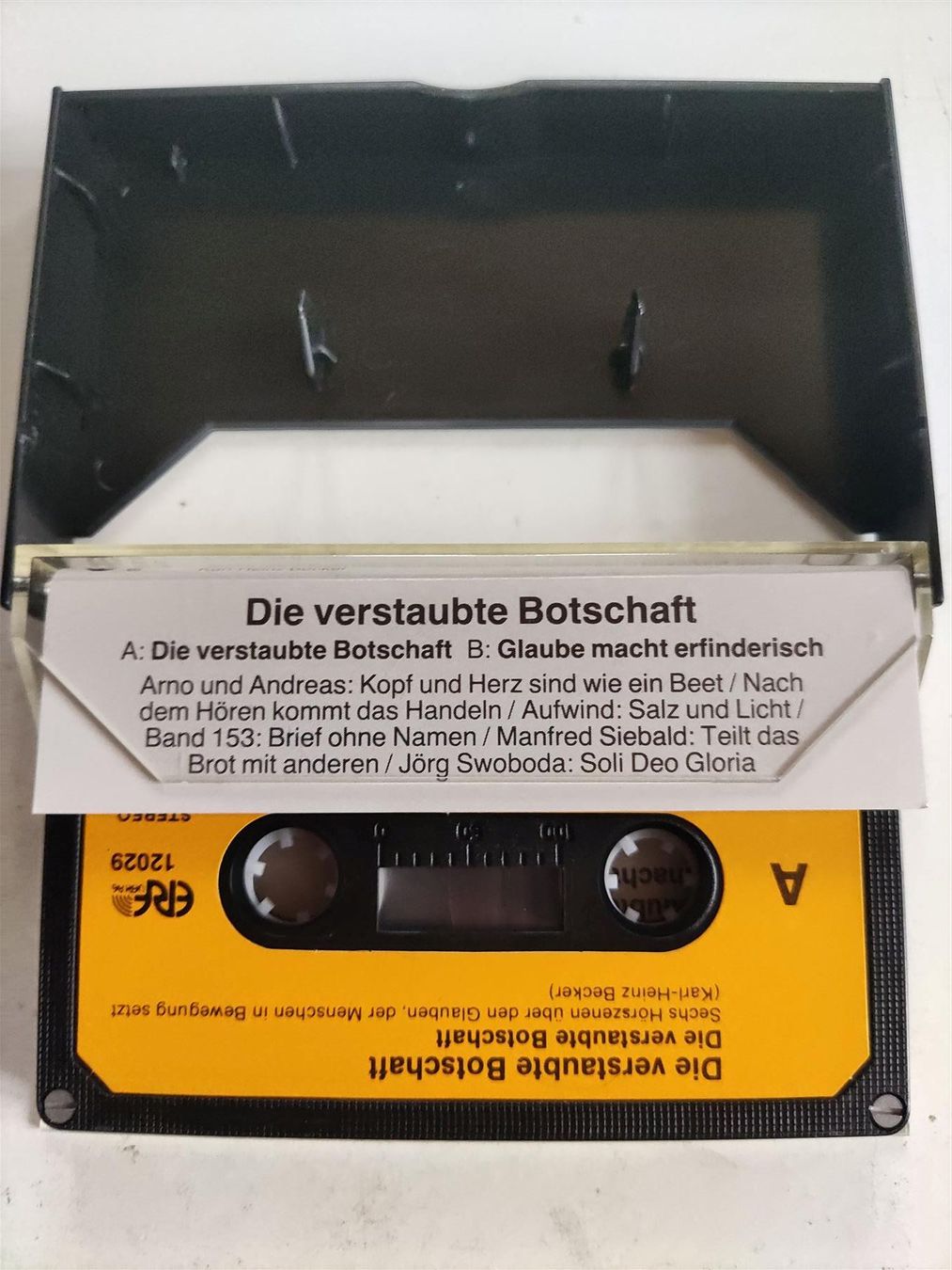 Musicassette: Die verstaubte Botschaft (6-Hörszenen) – Usato da St.Gallen venduto da elk2023 1