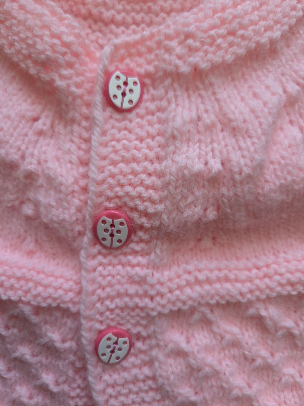 Altro abbigliamento: Gestrickte Weste Rosa Grösse ca. ab 3 Monate  – Nuovo e nell'imballaggio originale da Bazenheid venduto da Mermaid07 1