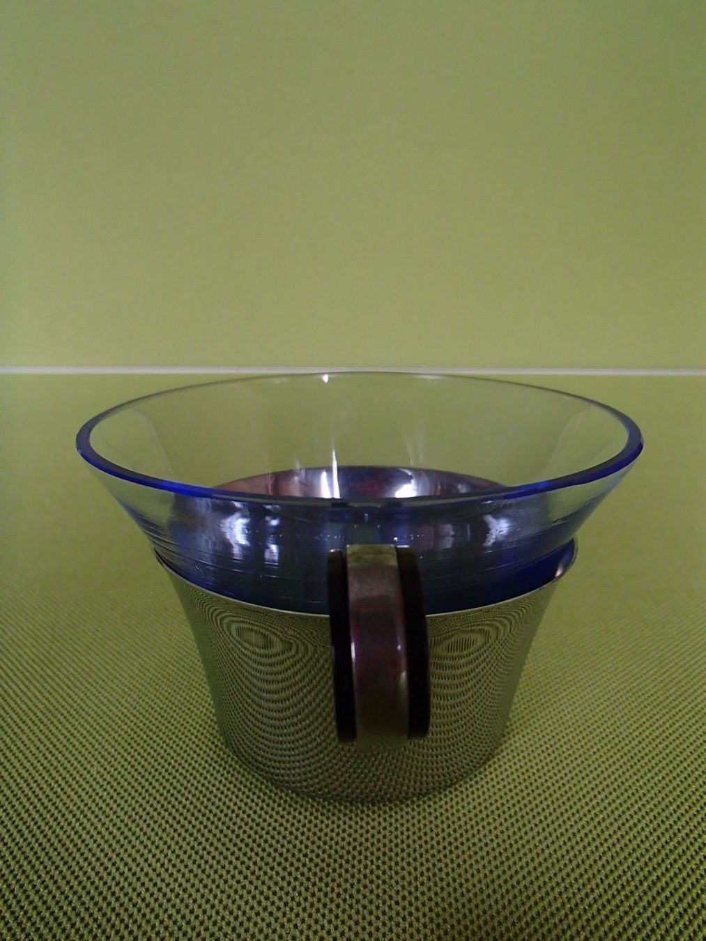 Tasses: 6 hellblaue Glas Teetassen Bakelit Griff – D'occasion à Schöfflisdorf par pullux 3